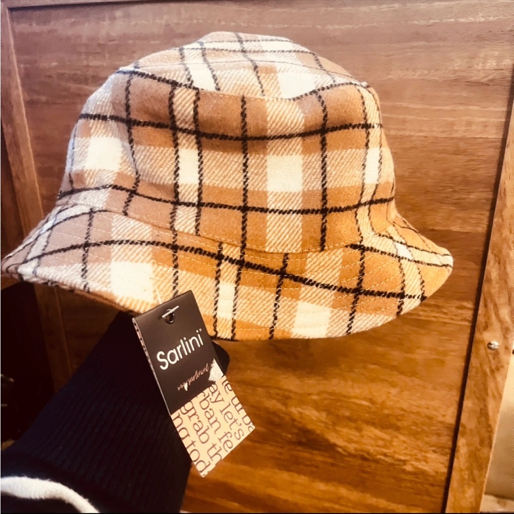 Plaid Bucket Hat - Tan and Black